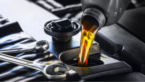 Dangers of Truck Driving With Low Oil Levels